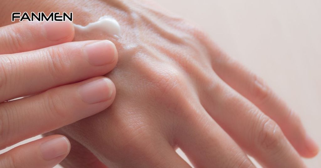 Dưỡng ẩm da tay thường xuyên