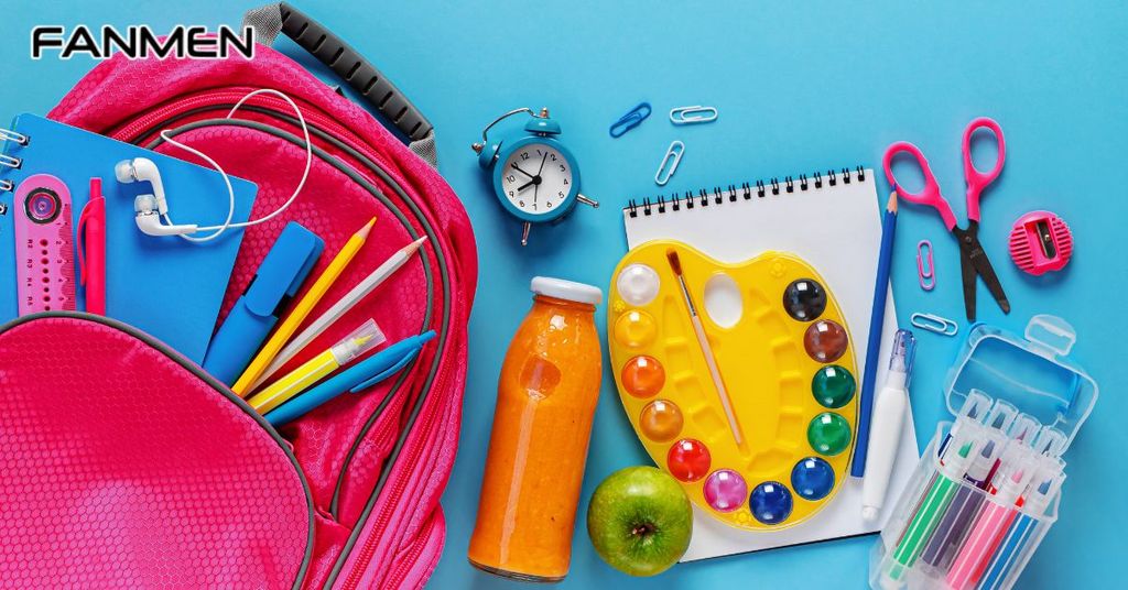 tặng quà cho con trai trong lớp