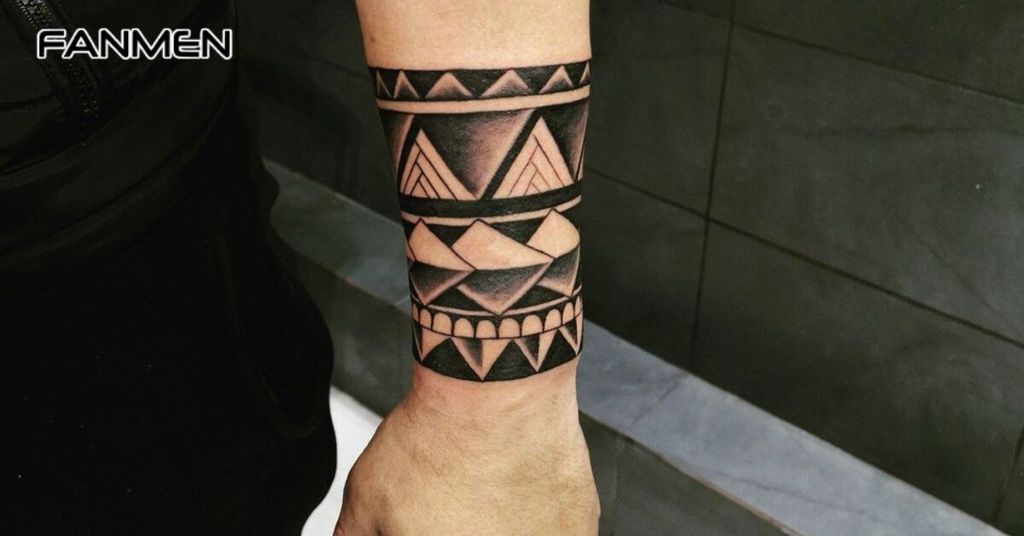 Hình xăm hoa văn cổ tay là gì