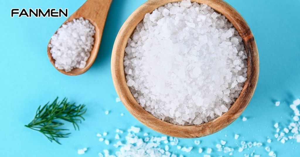 Công dụng của nước muối trong điều trị hôi miệng