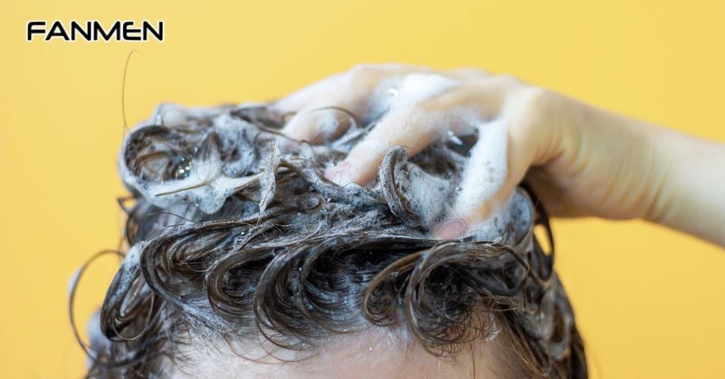 Lưu ý quan trọng khi lựa chọn dầu gội giữ nếp tóc uốn