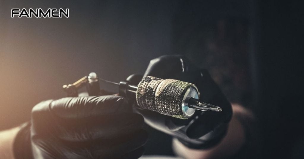 Lưu ý khi xăm sau tai cho nam