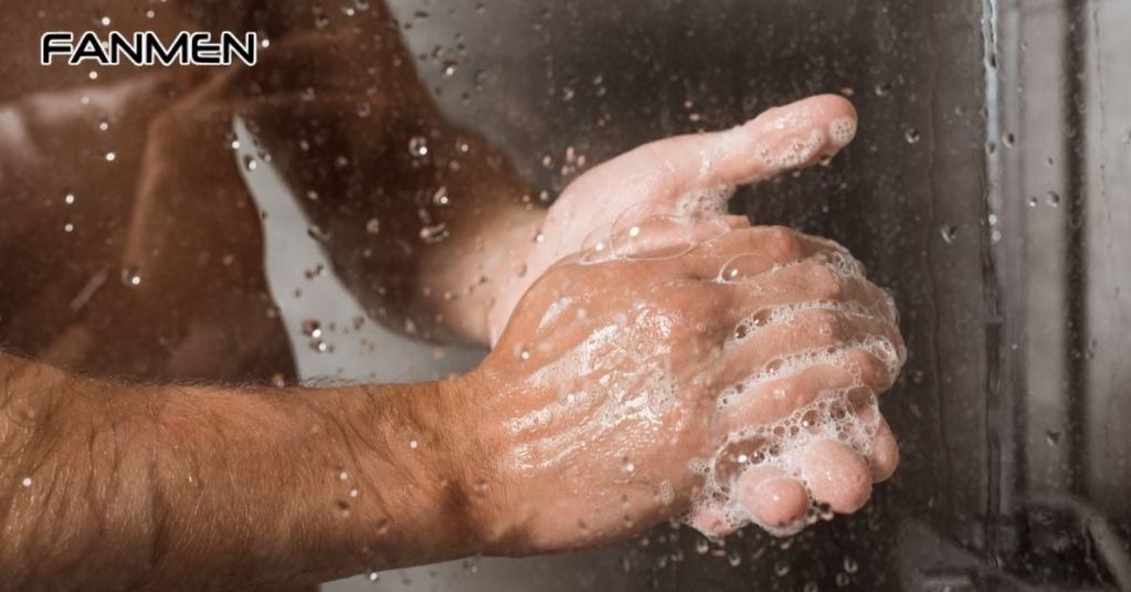 Nổi mụn trắng không ngứa do vấn đề sinh lý