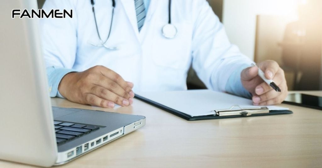 Nổi mụn trắng không ngứa do bệnh lý