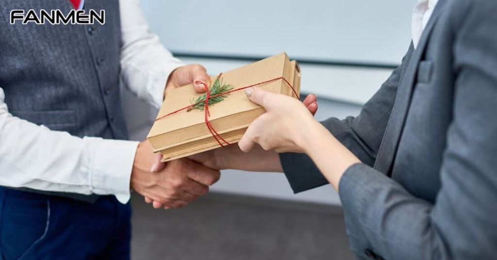 Vì sao nên tặng quà sinh nhật cho khách hàng?