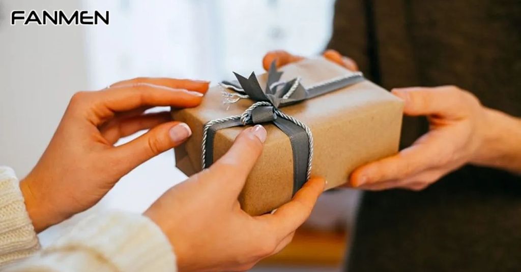 Đừng tặng quà thường xuyên và liên tục