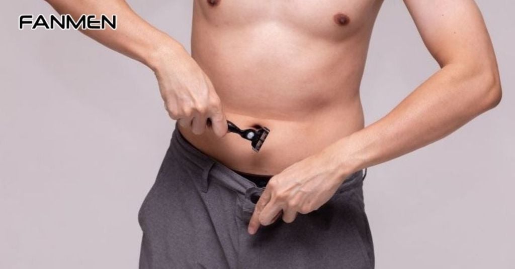 Tẩy lông vùng kín tại nhà nam bằng dao cạo