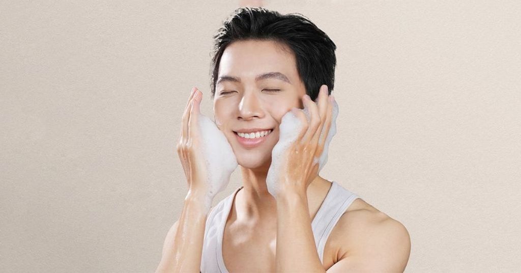 Sử dụng sữa rửa mặt