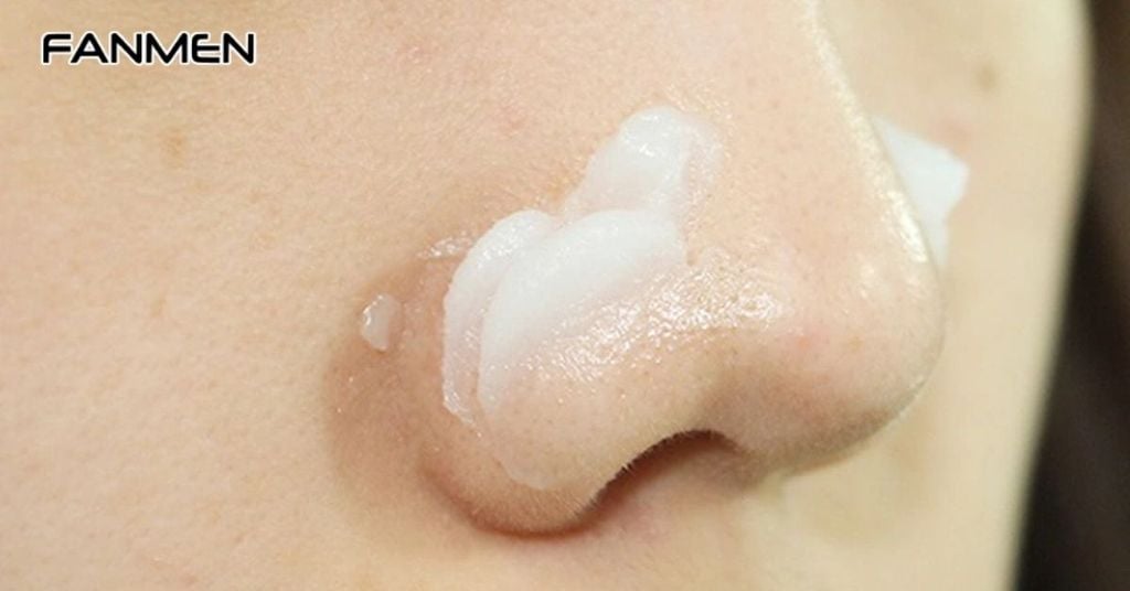 Sử dụng sản phẩm kem chấm mụn