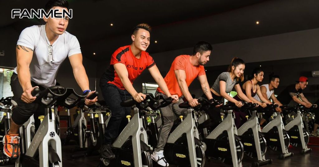 Bài tập gym giảm cân cho nam với máy đạp xe