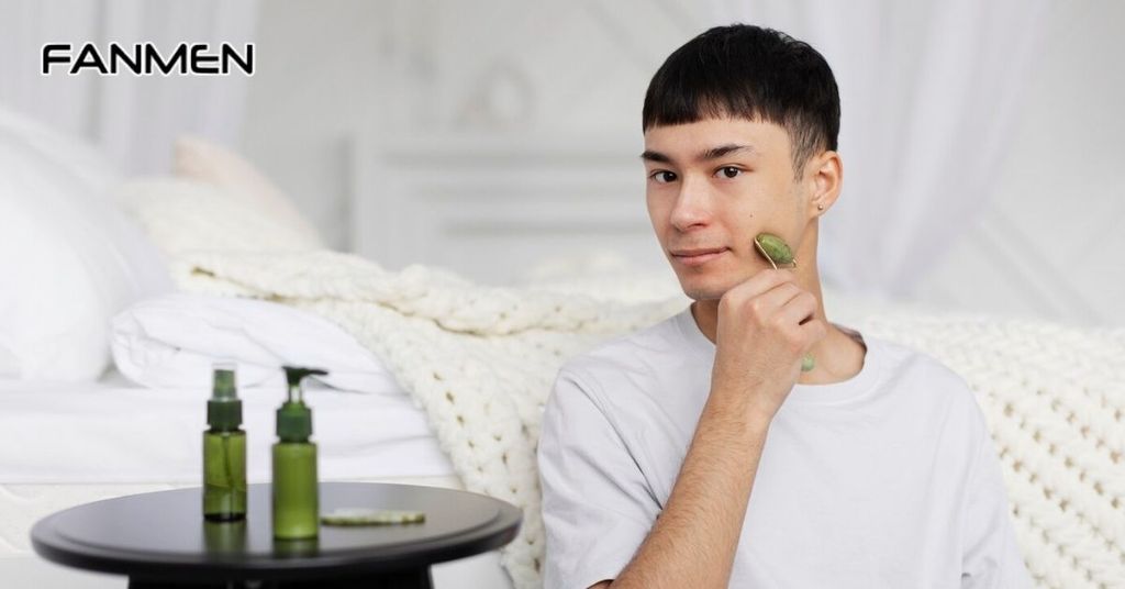 Thực hiện massage mặt