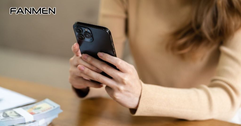 Nàng trả lời tin nhắn của bạn ngay tức thì