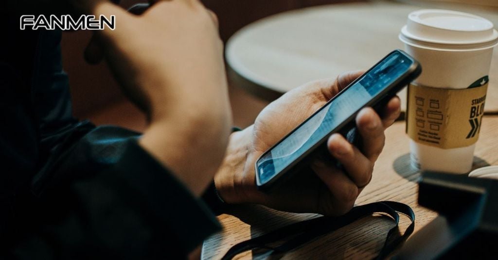 Tương tác với nàng thật nhiều trên mạng xã hội