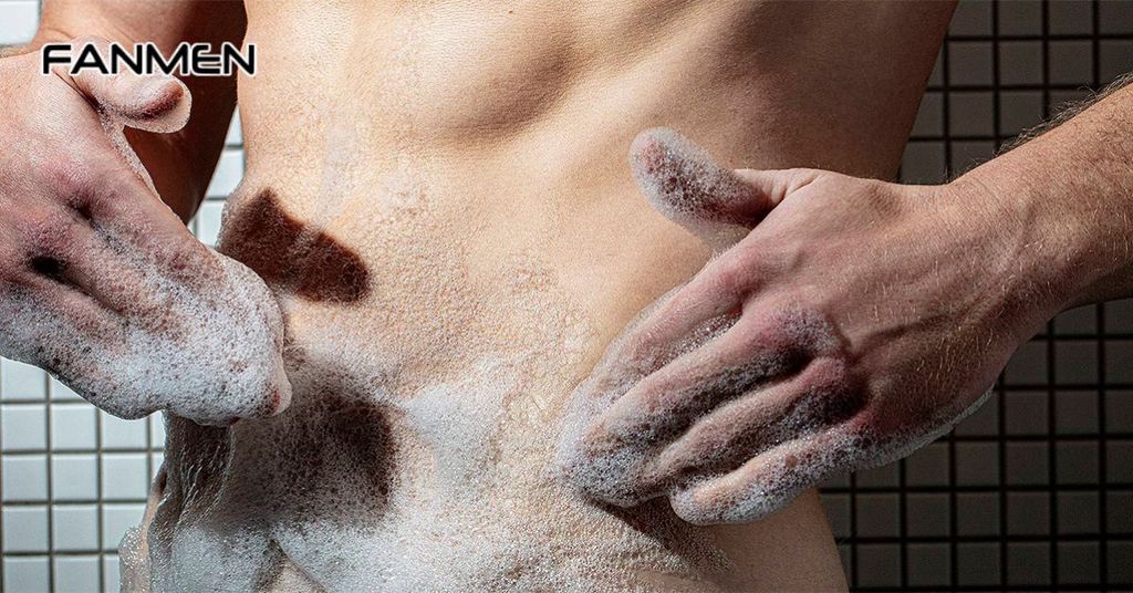 Vệ sinh dương vật sạch sẽ sau khi quan hệ