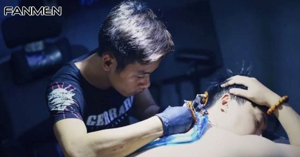 Lưu Ý Khi Xăm Hình Hoa Hồng Ở Cổ Cho Nam